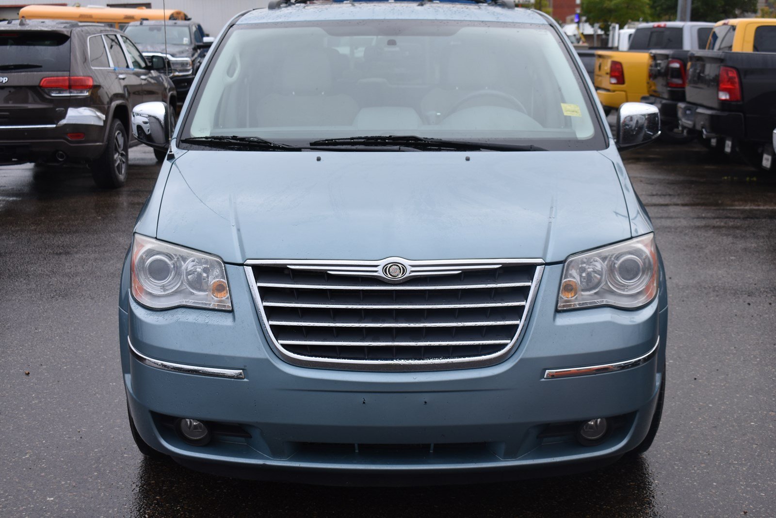 Used 2010 Chrysler Town & Country Limited | Leather ...